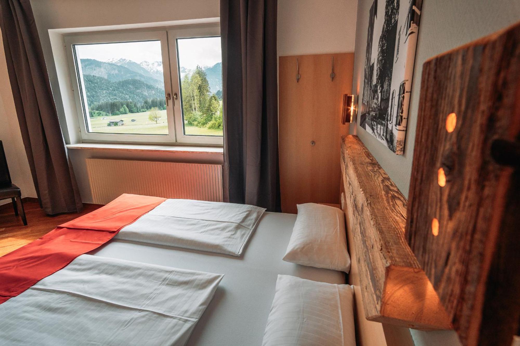 Hahnenkamm Hostel Reutte Εξωτερικό φωτογραφία